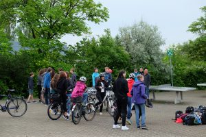 Warten auf den Farradparcours